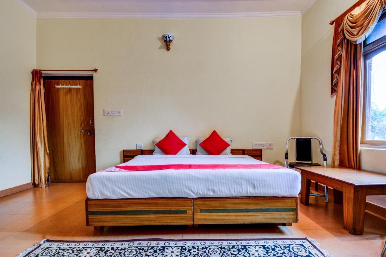Ranthambhore Vilas Hotell Sawai Madhopur Exteriör bild