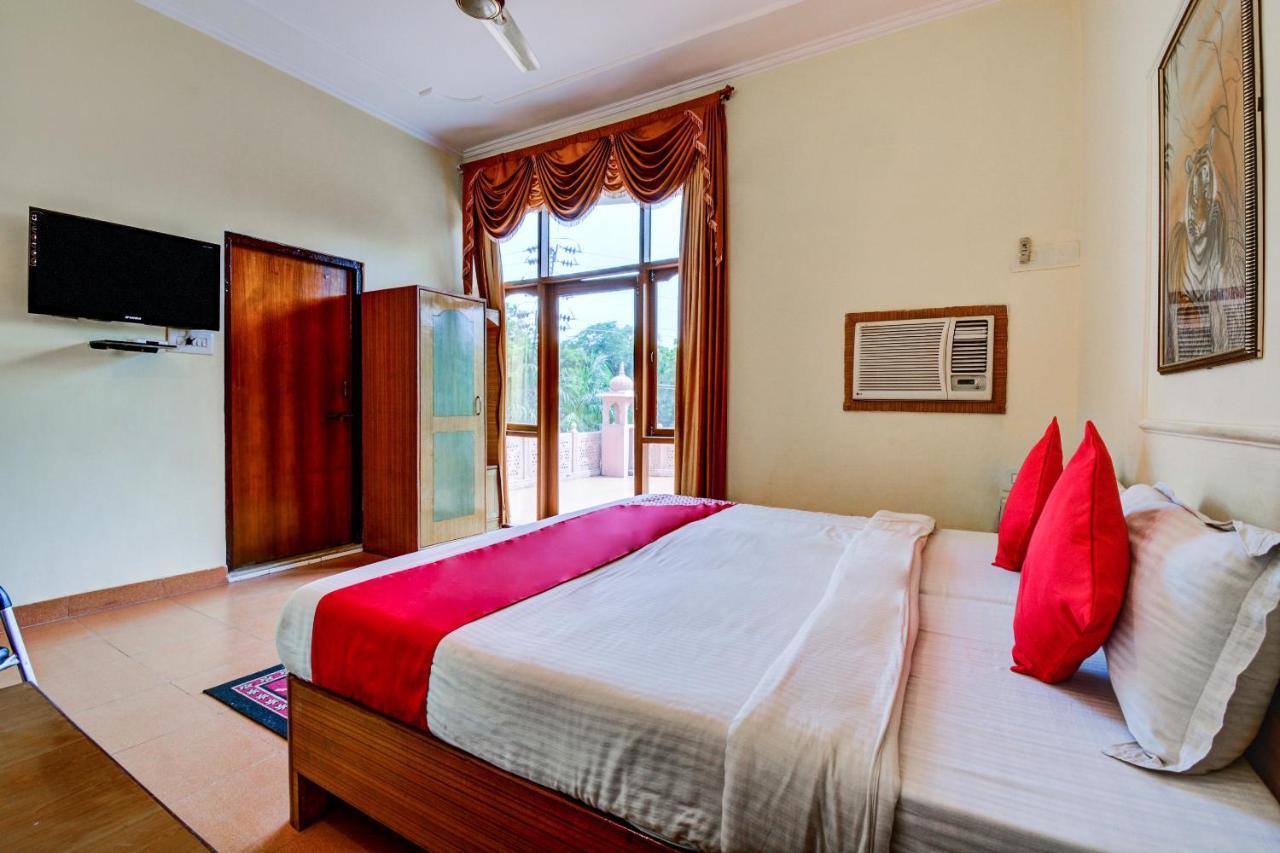 Ranthambhore Vilas Hotell Sawai Madhopur Exteriör bild