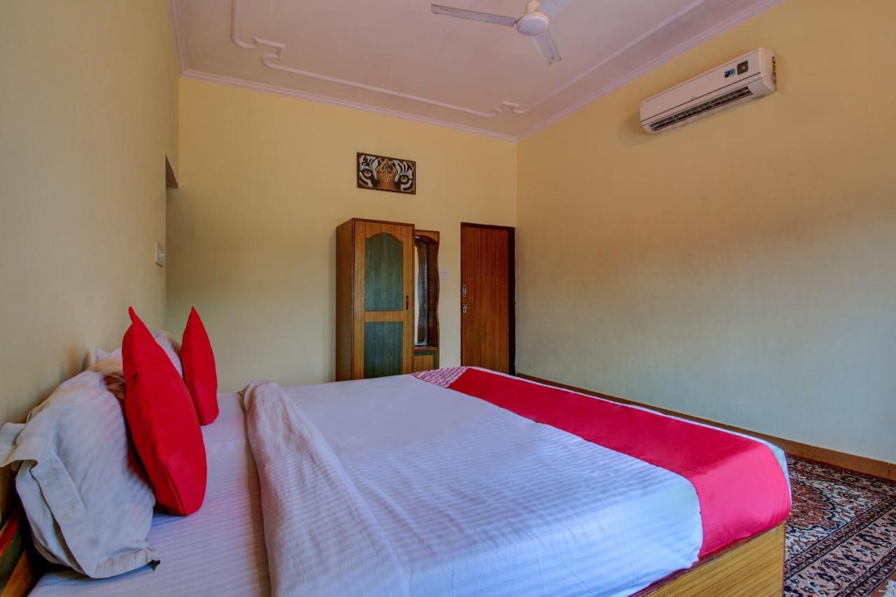 Ranthambhore Vilas Hotell Sawai Madhopur Exteriör bild